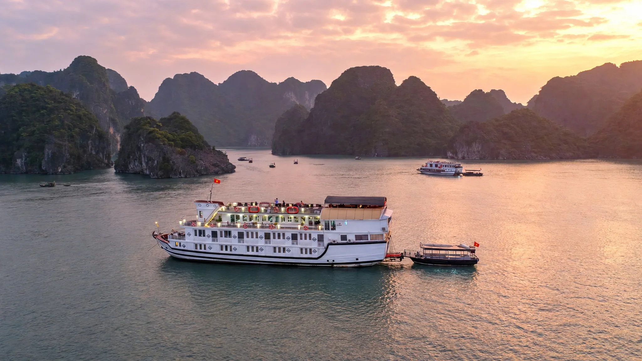 La Regina Classic Cruise Halong Bay