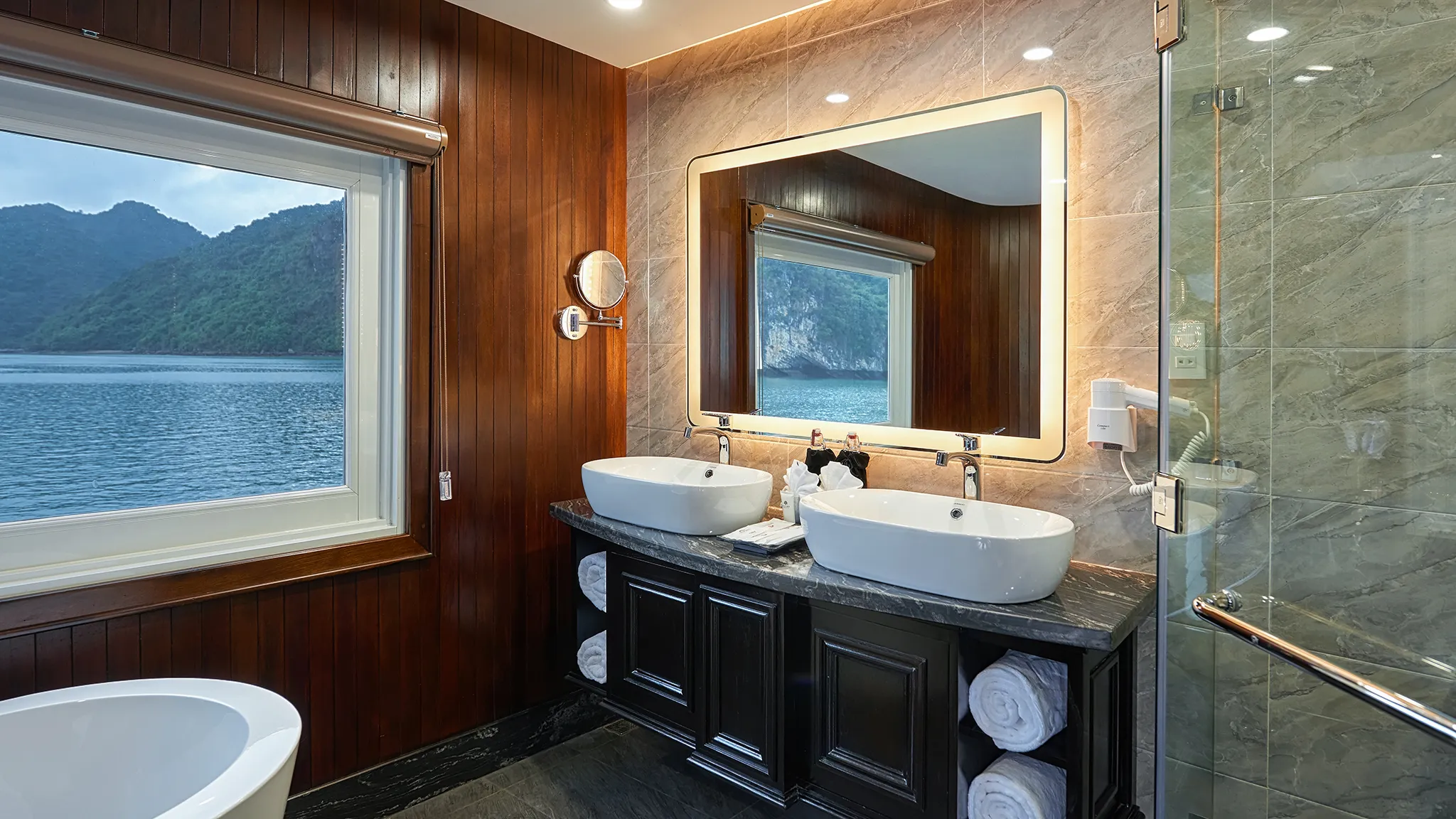 Bathroom With Scenic Lan Ha View