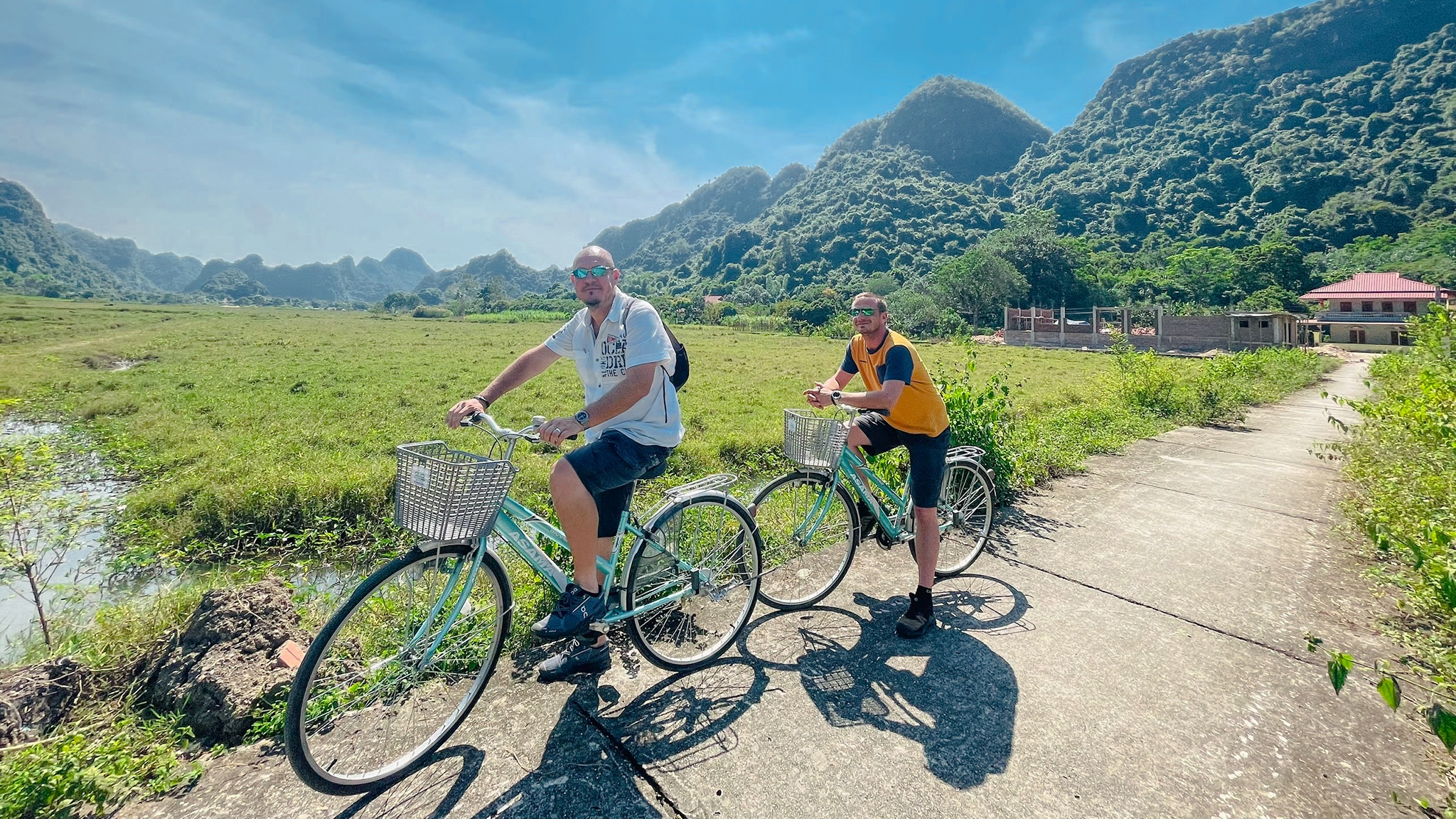 Discover the beautiful cycling route in Viet Hai Village