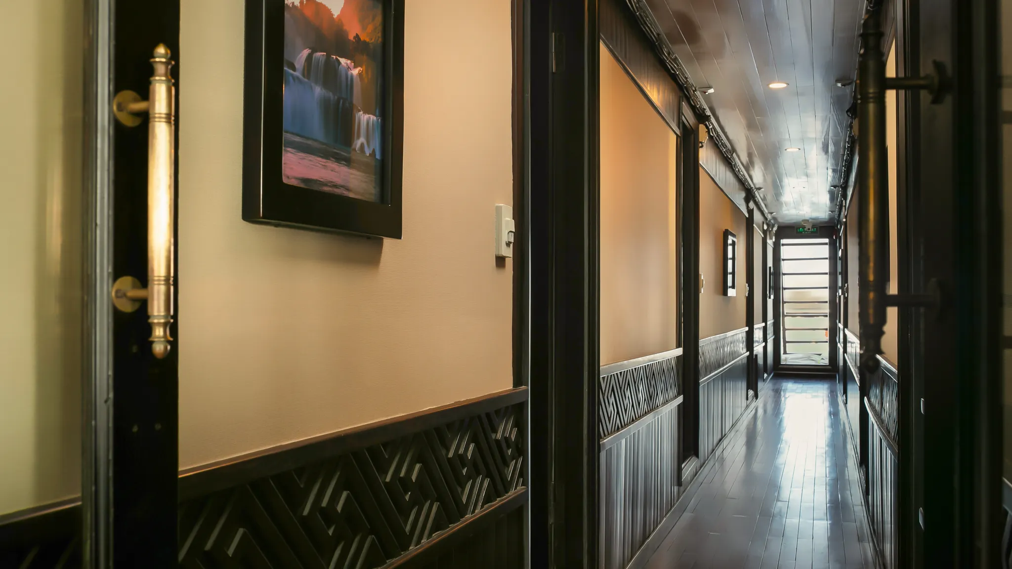 Corridor Onboard