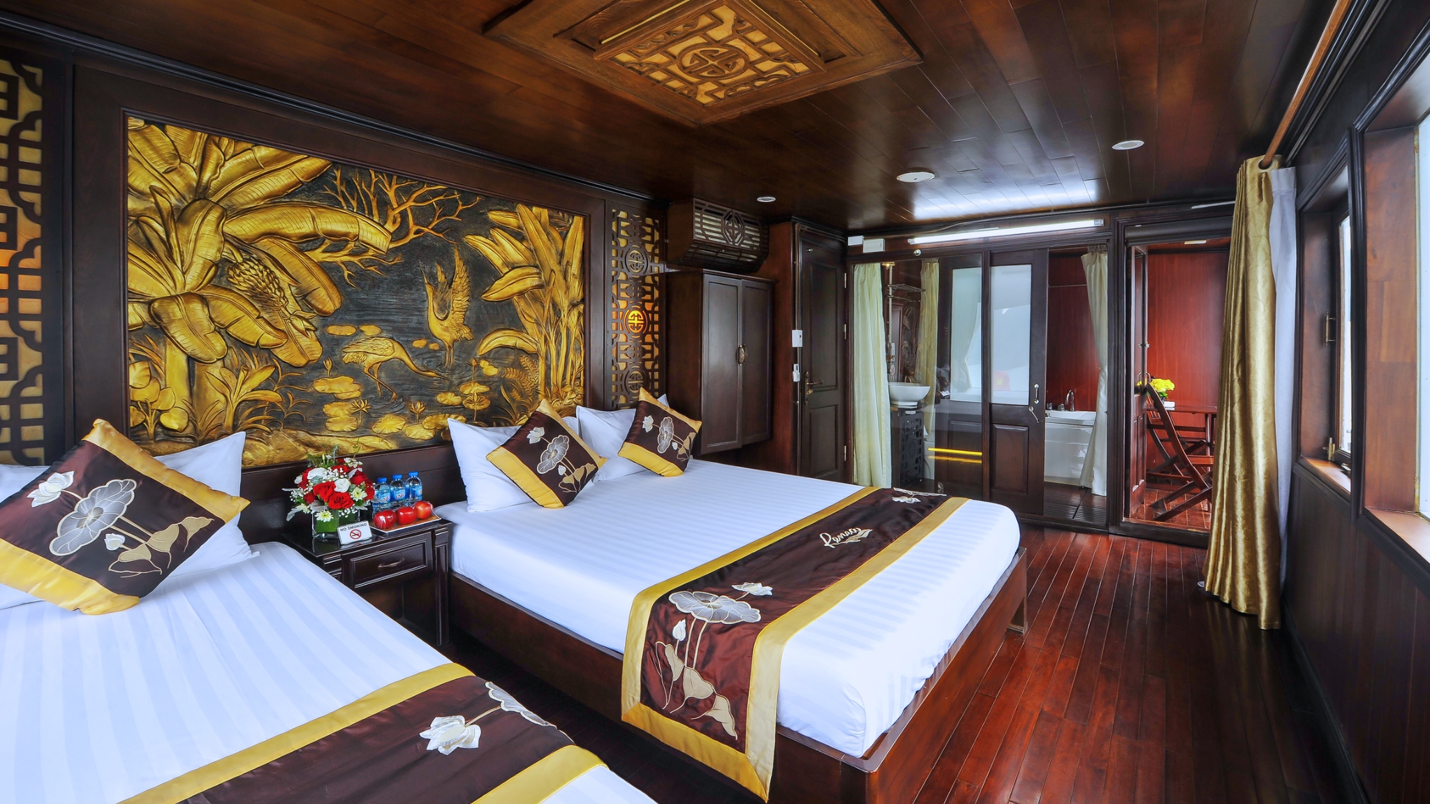 Room with exquisite patterns