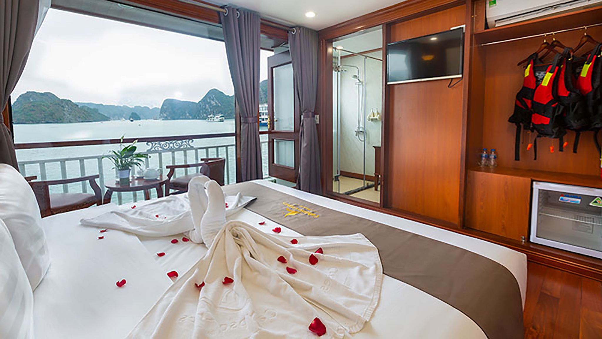 Deluxe Balcony Connecting Cabin