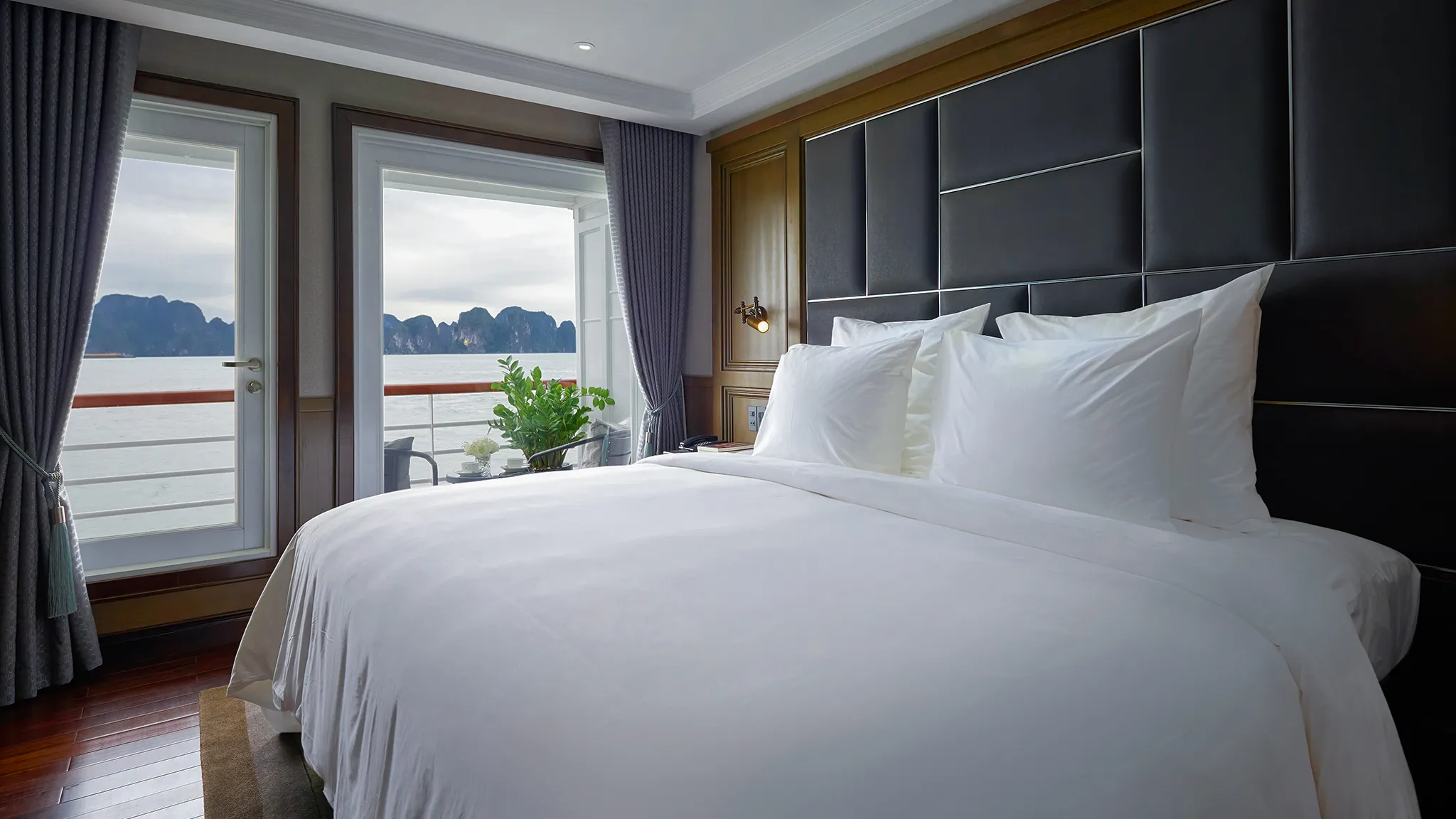 Deluxe Balcony Suite