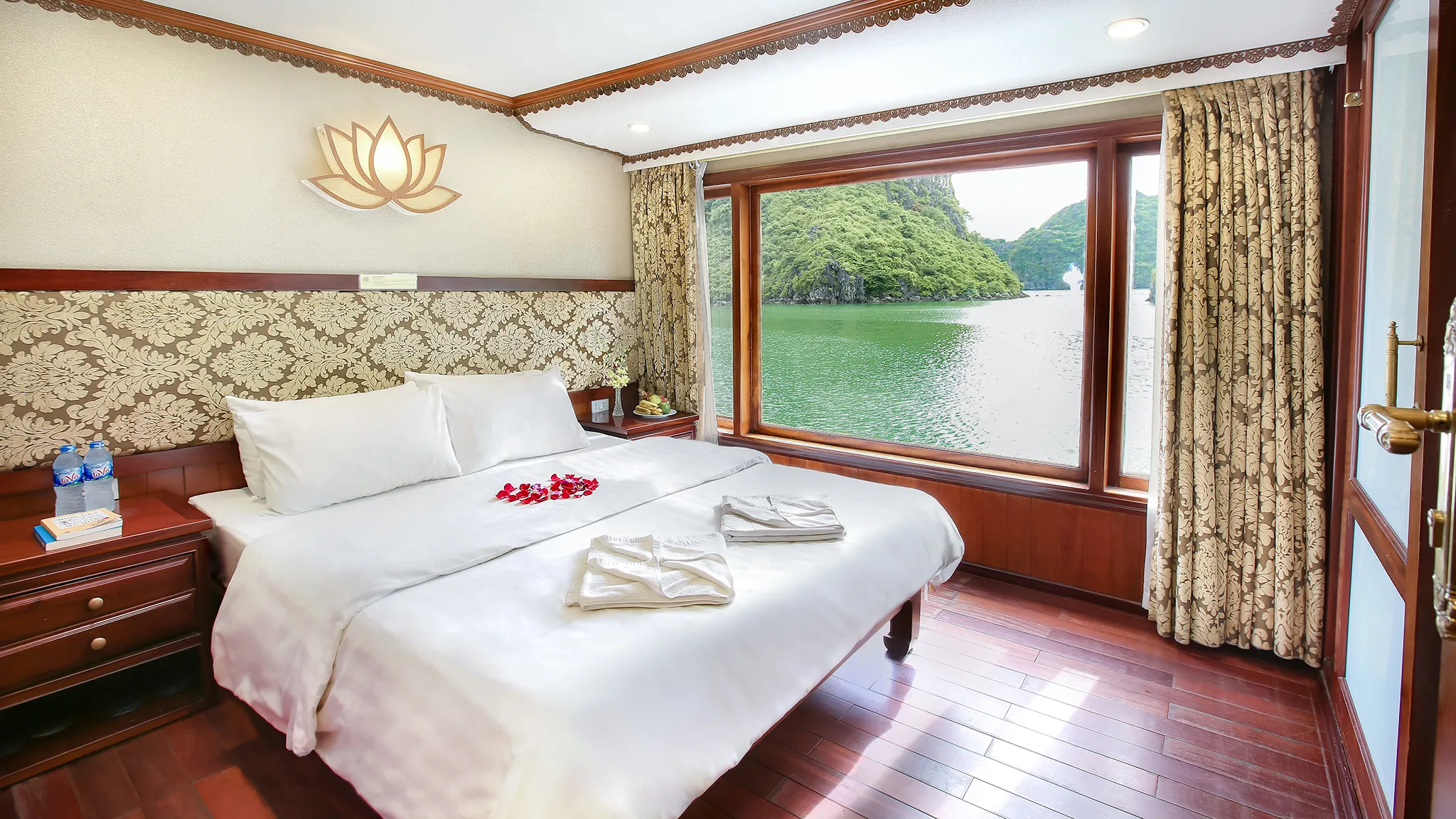 Deluxe Double Cabin