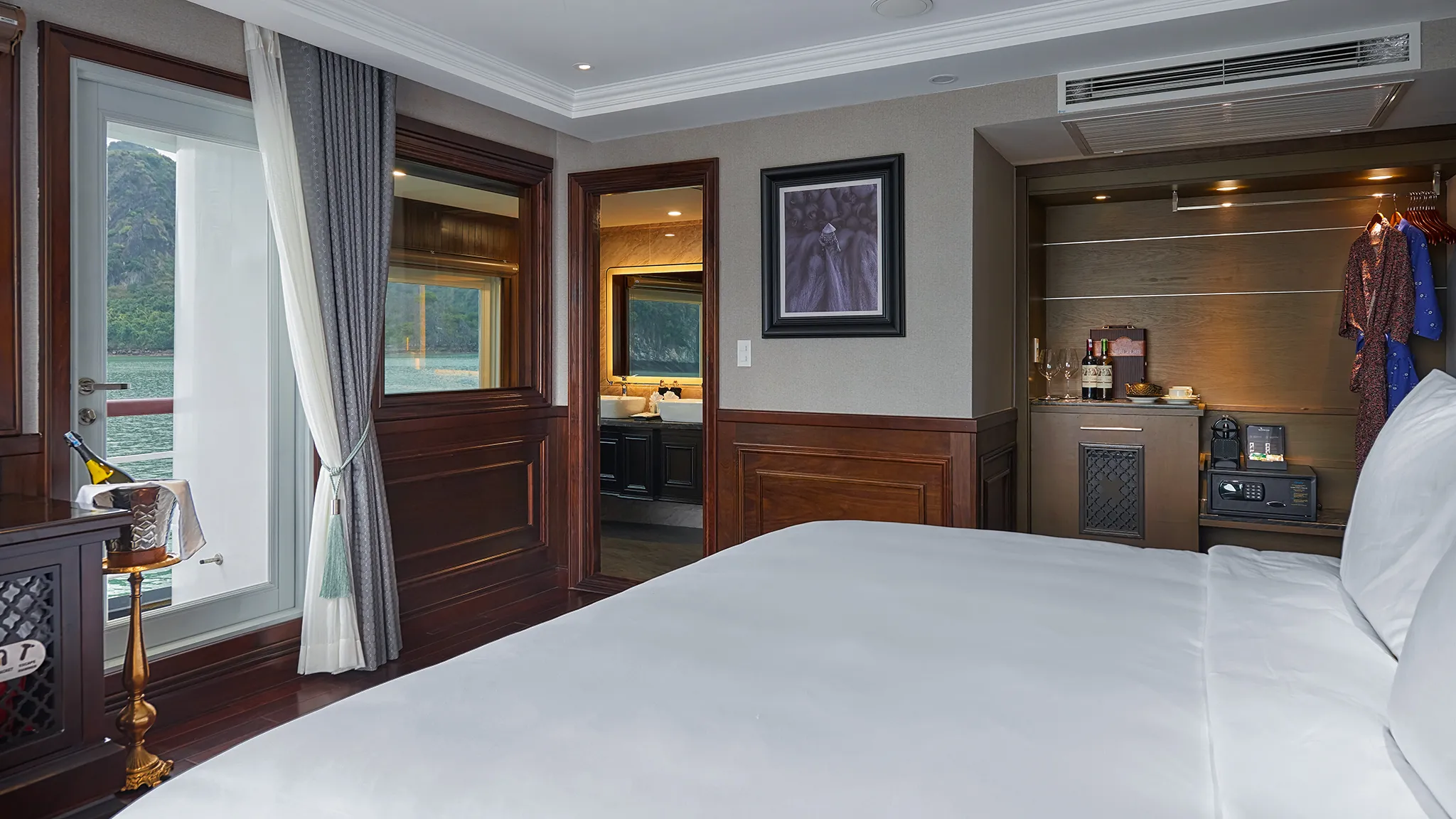Elegance Suite Balcony
