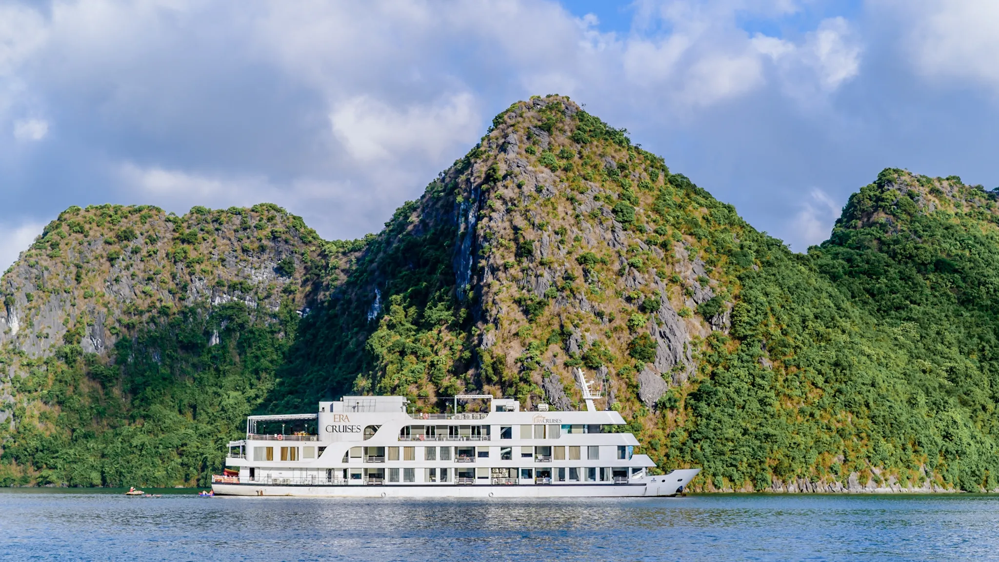 Era Cruises Sailing Through Halong Bay