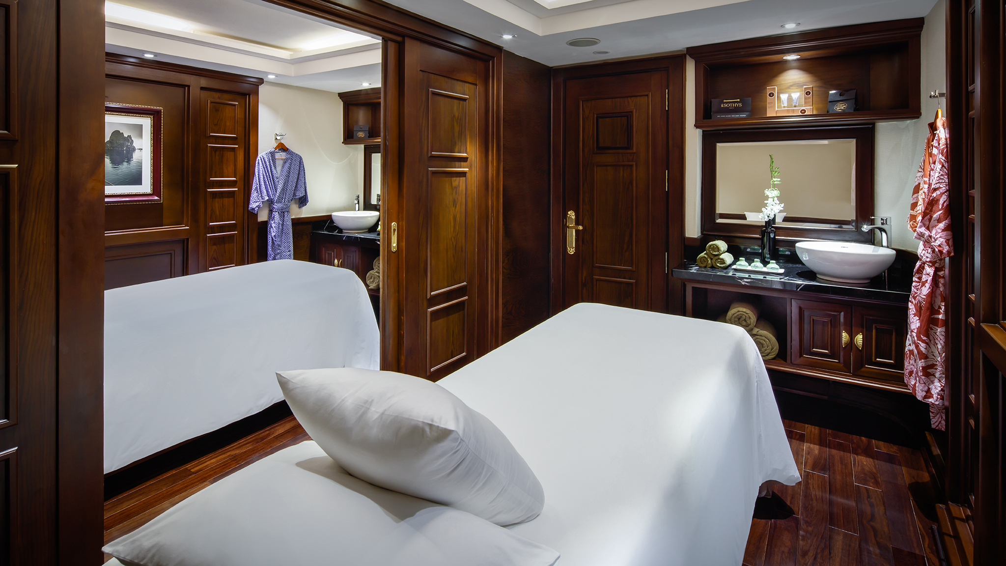 Sliding door that makes the spa room more private and individual
