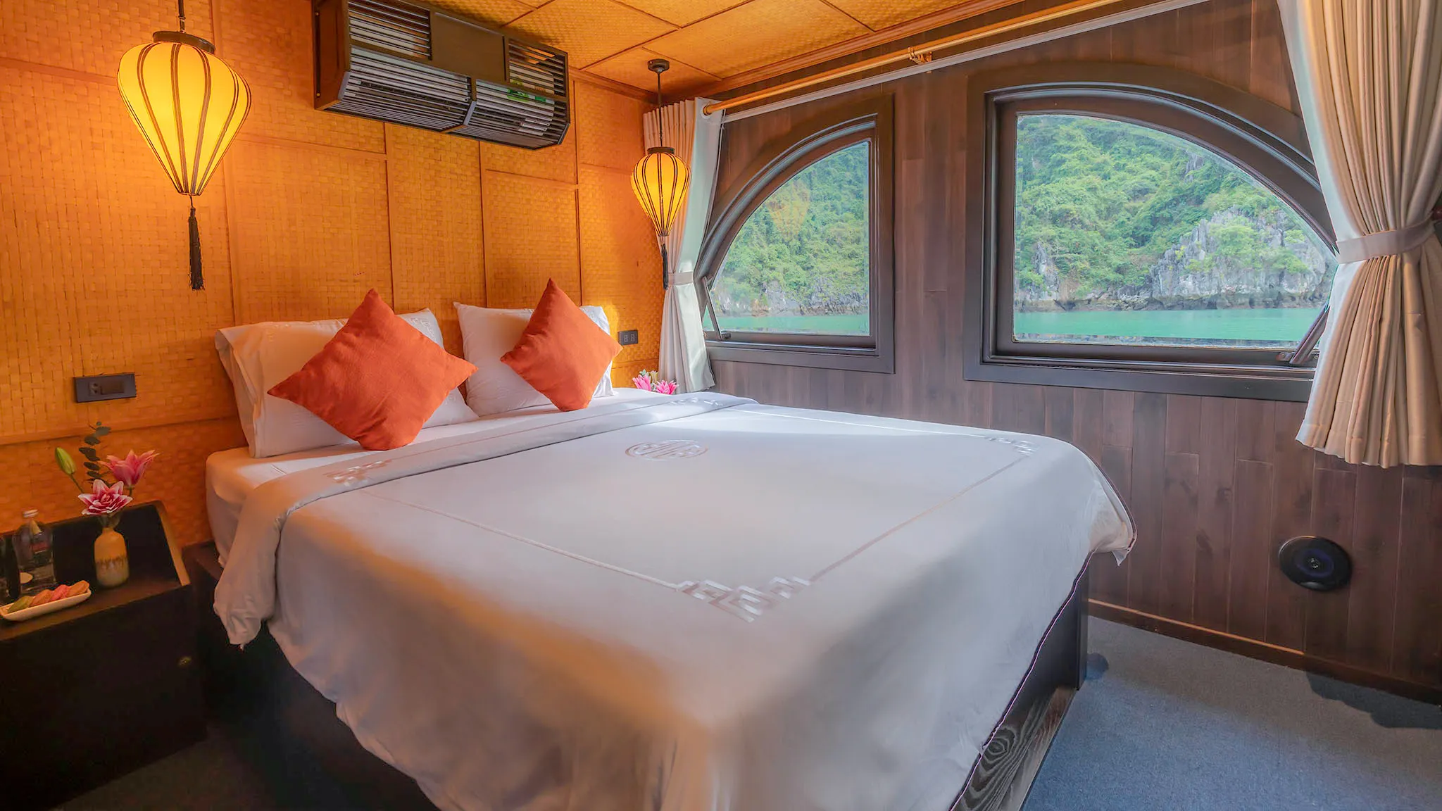 Deluxe Double Cabin for couple