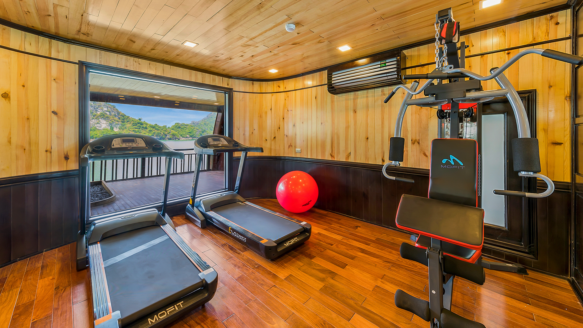 The modern facilities guarantee every guest's effective workout sessions