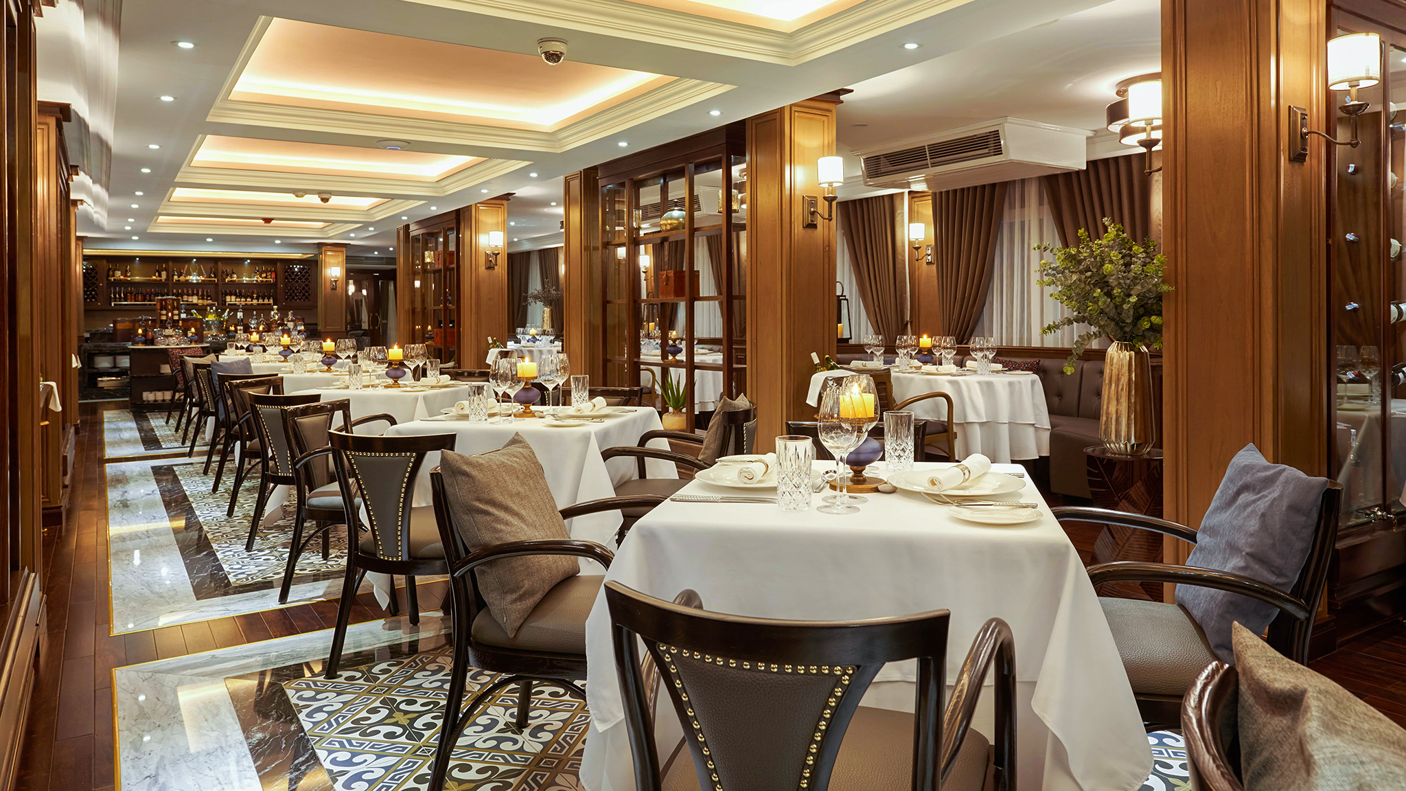 High-class ambiance at La Espacia Restaurant