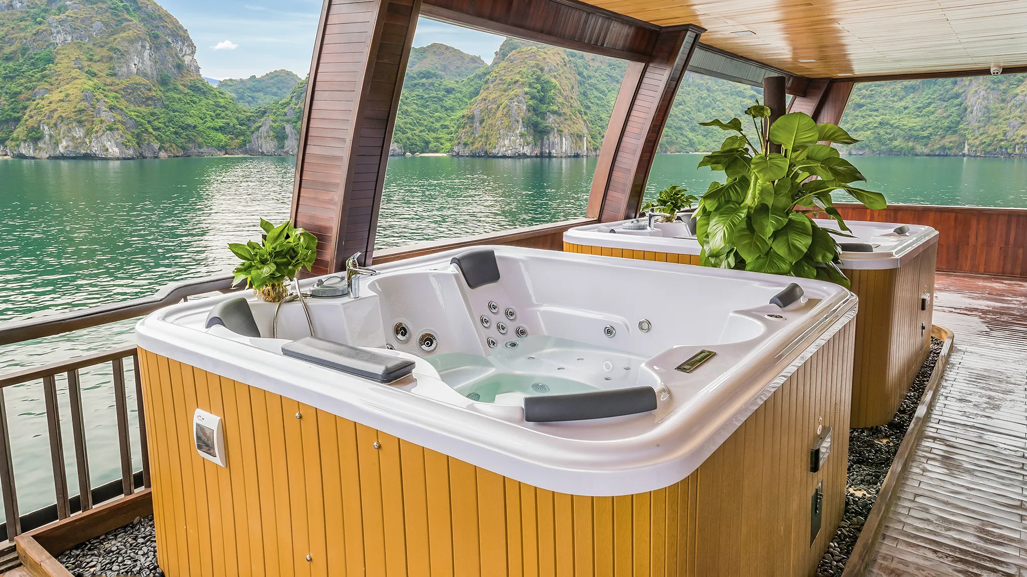 The pleasant Jacuzzi bath