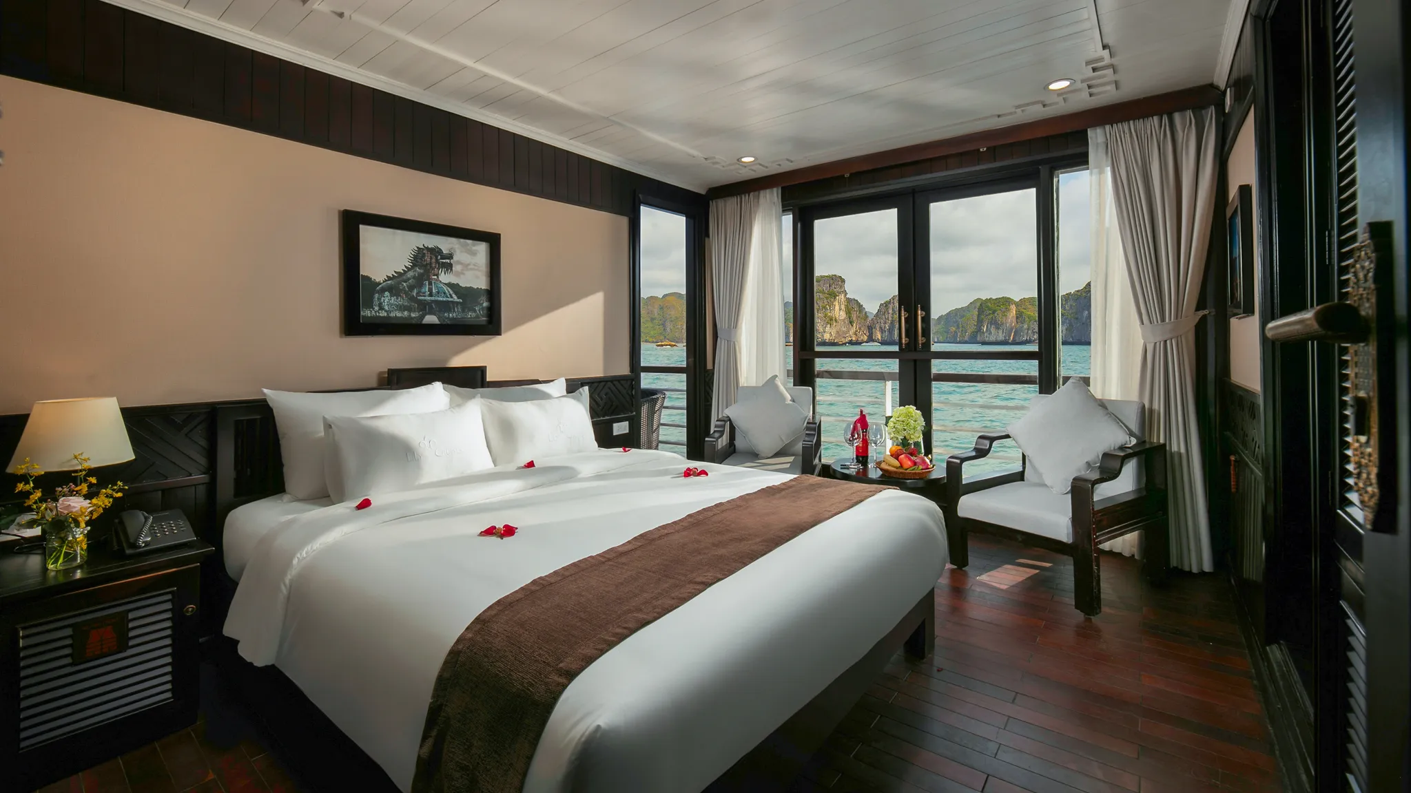 Lily Exclusive Suite