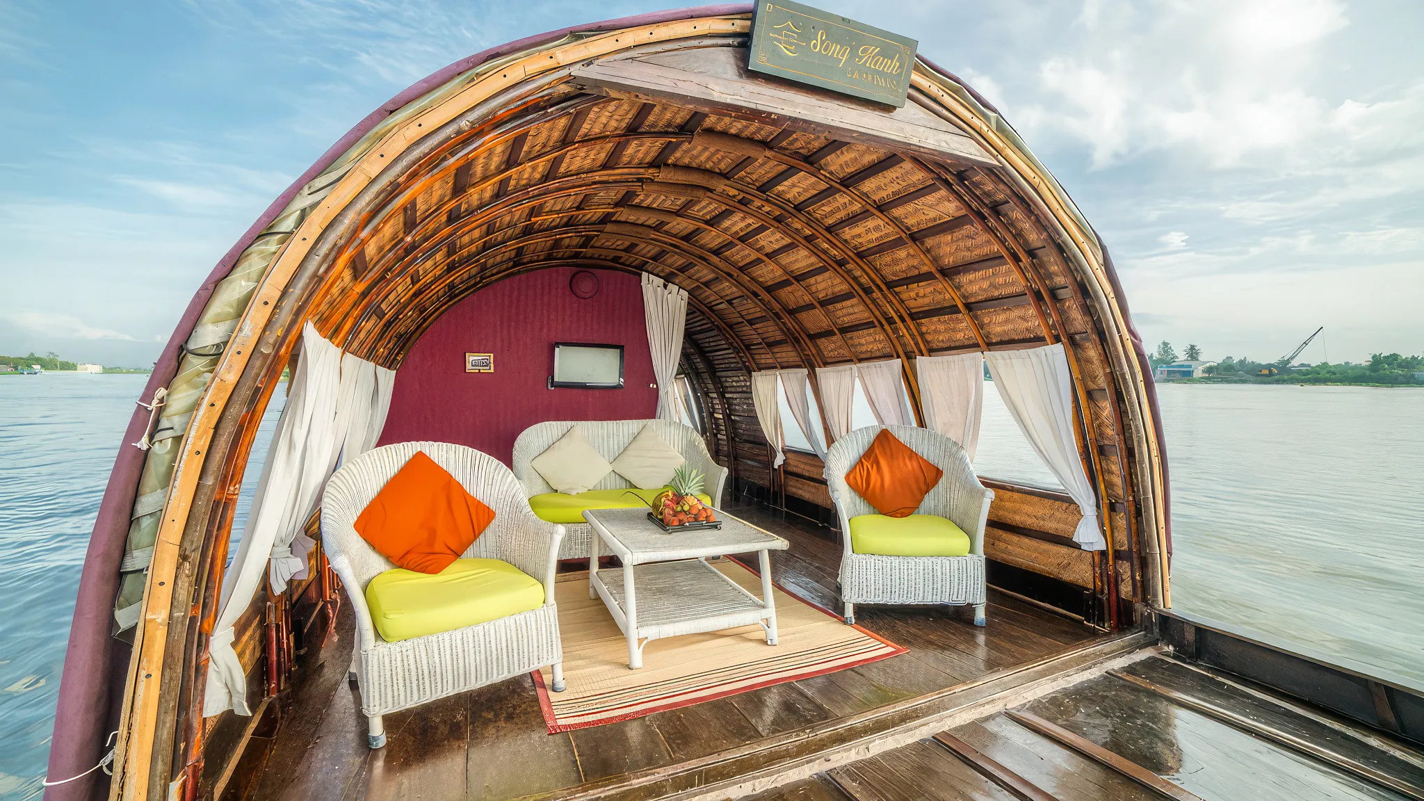 Living On Song Xanh Cruise