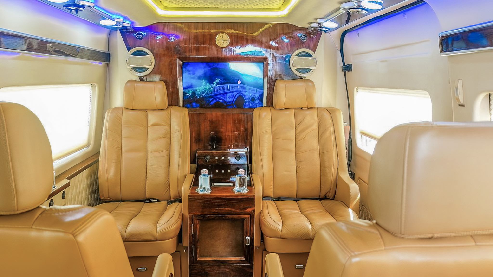 La Muse Day Cruise Luxury Van