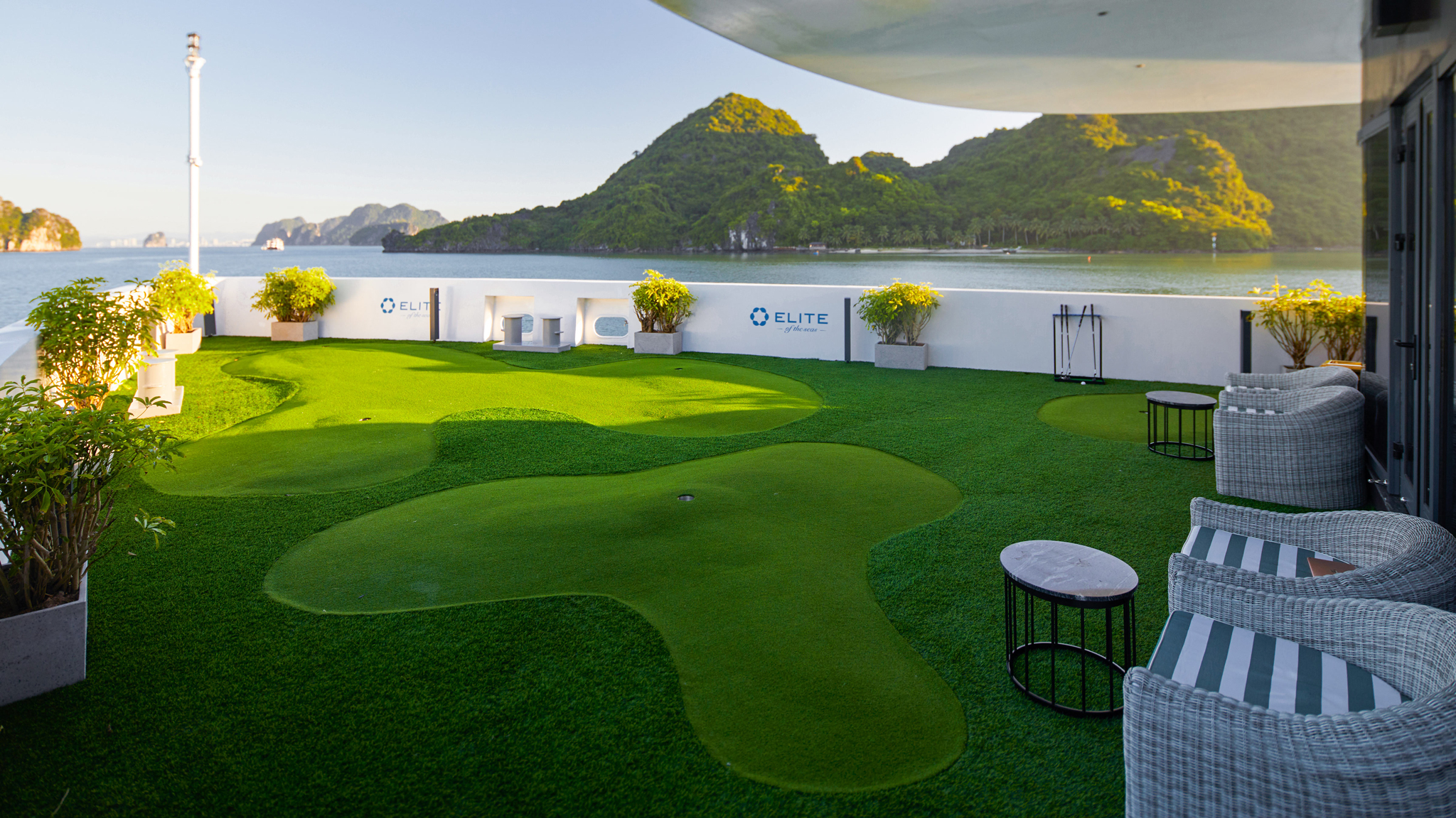 Miniature golf course to practice or play some holes with your partner