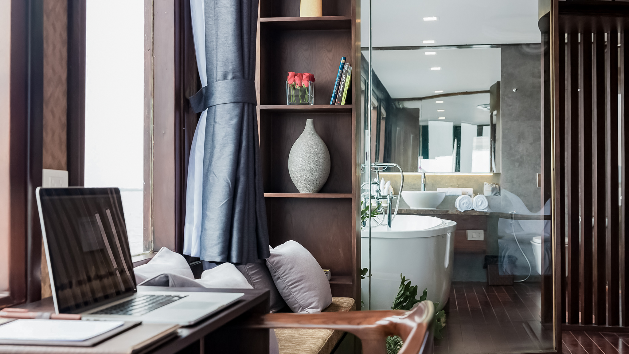 Elegant working corner