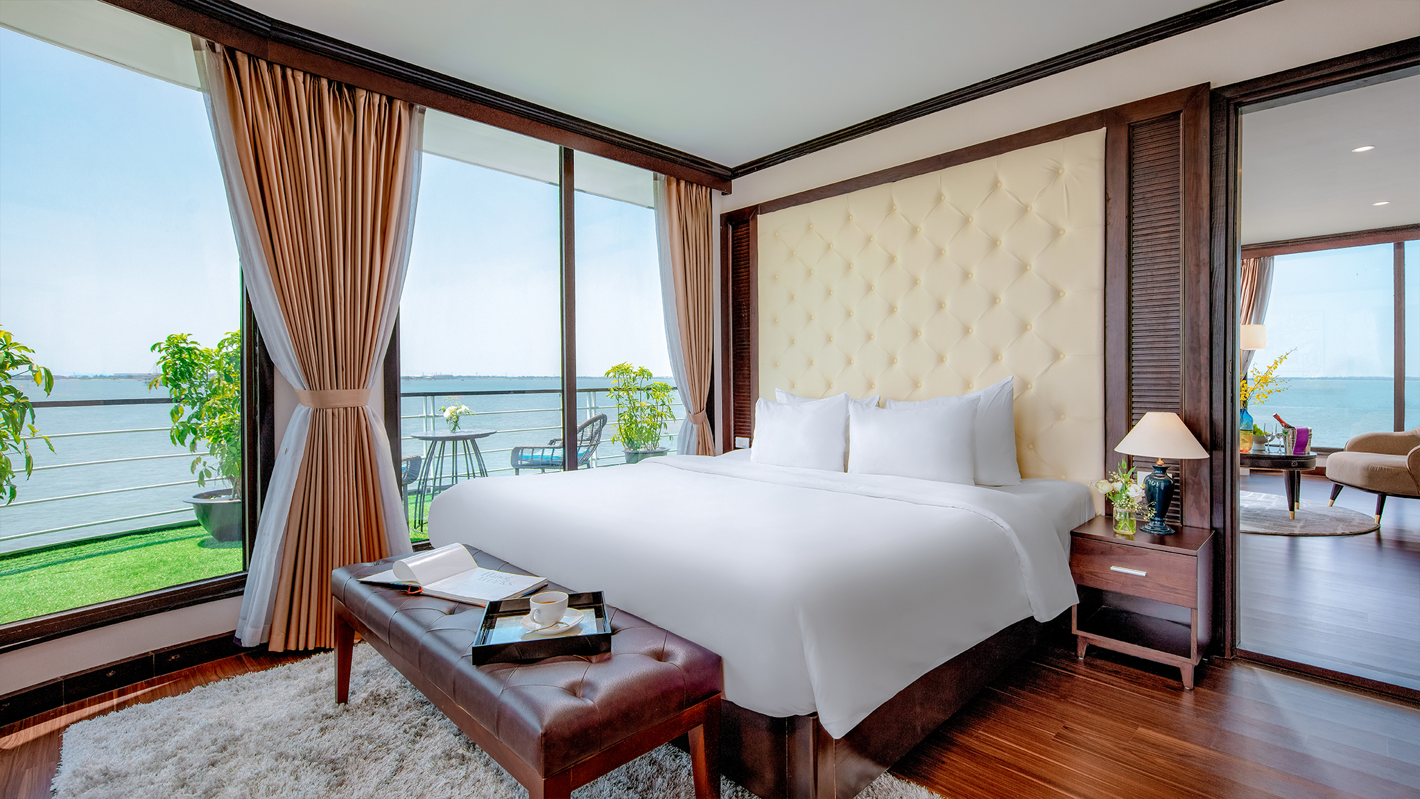 Refreshing Atmosphere President Suite