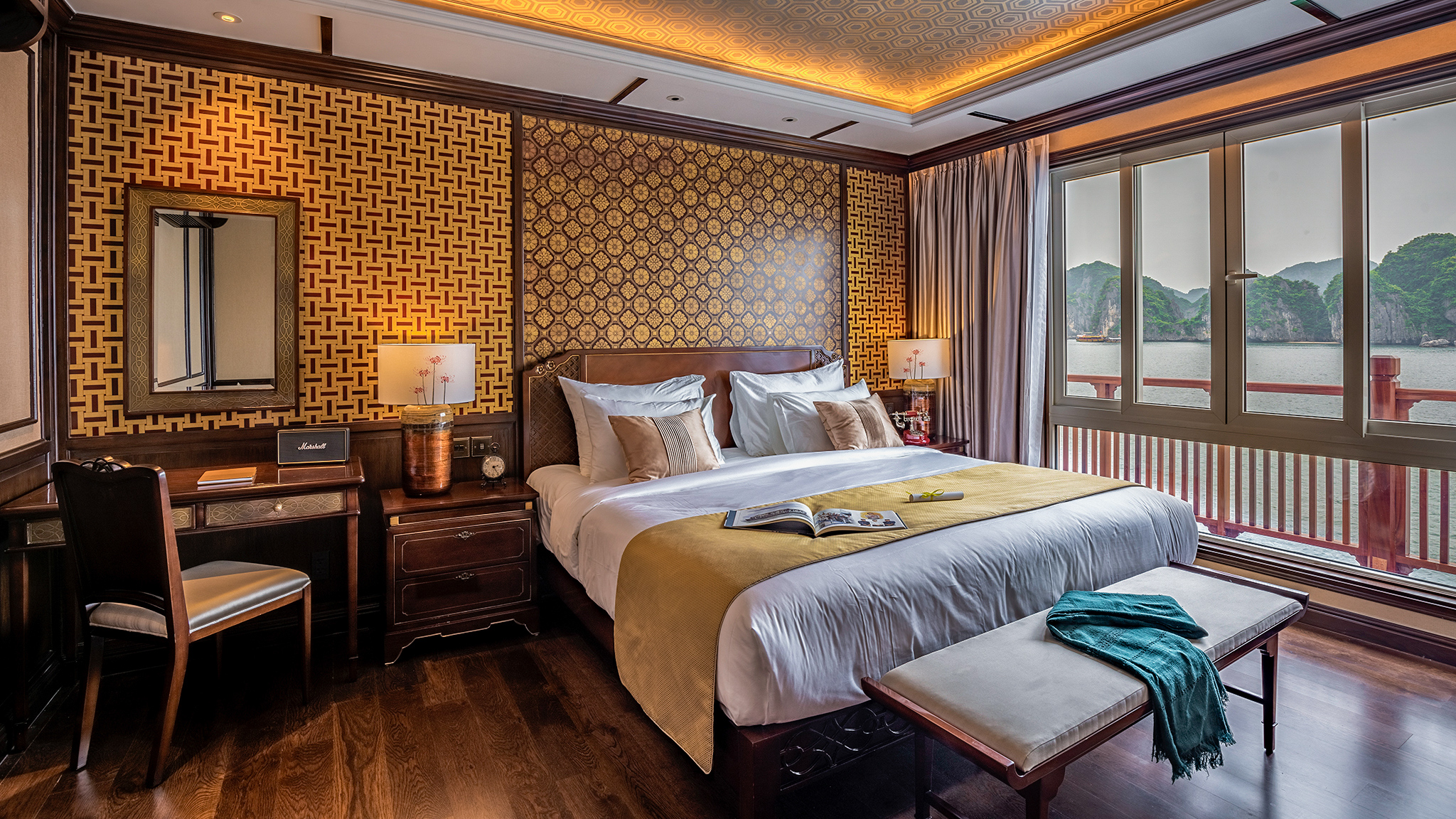 Regency Suite Front Glory Daisy