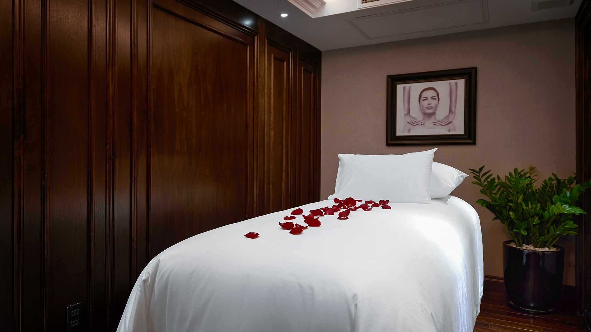 Soothe your body with various treatments at Le Terapia Spa