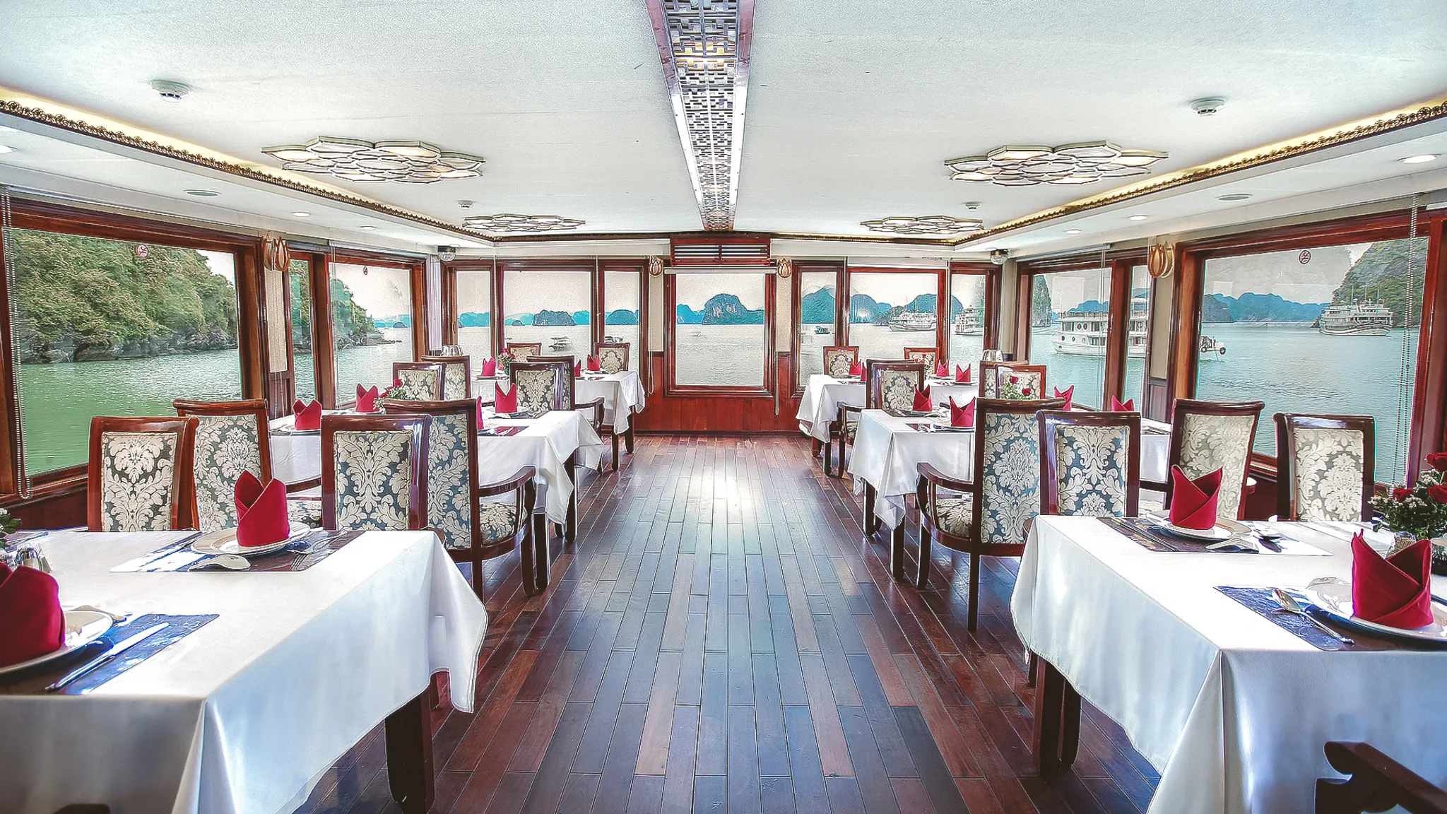 Romantic Tone Restaurant