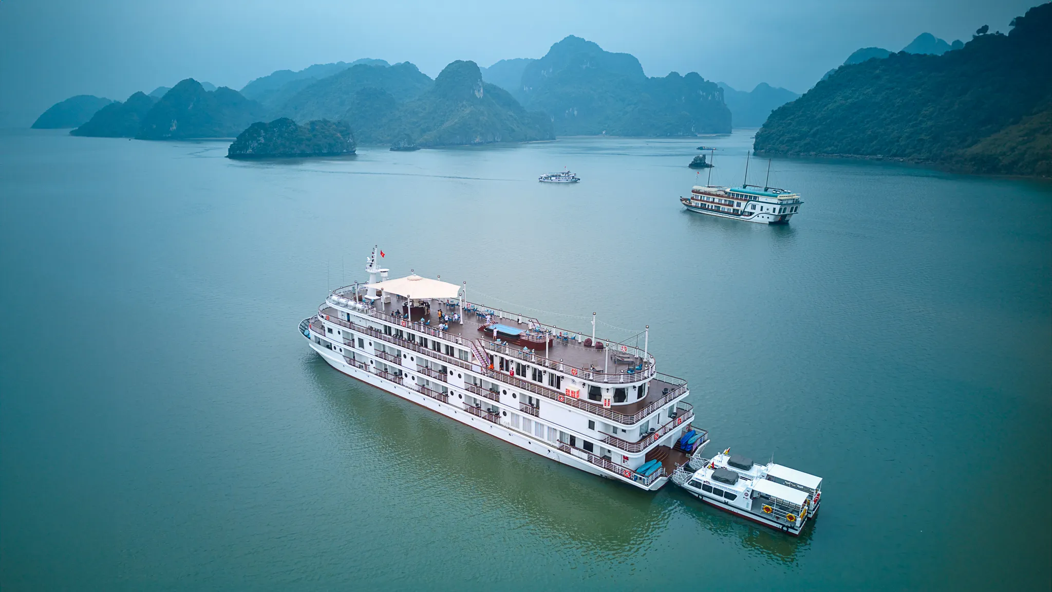 Sailing On Lan Ha Bay