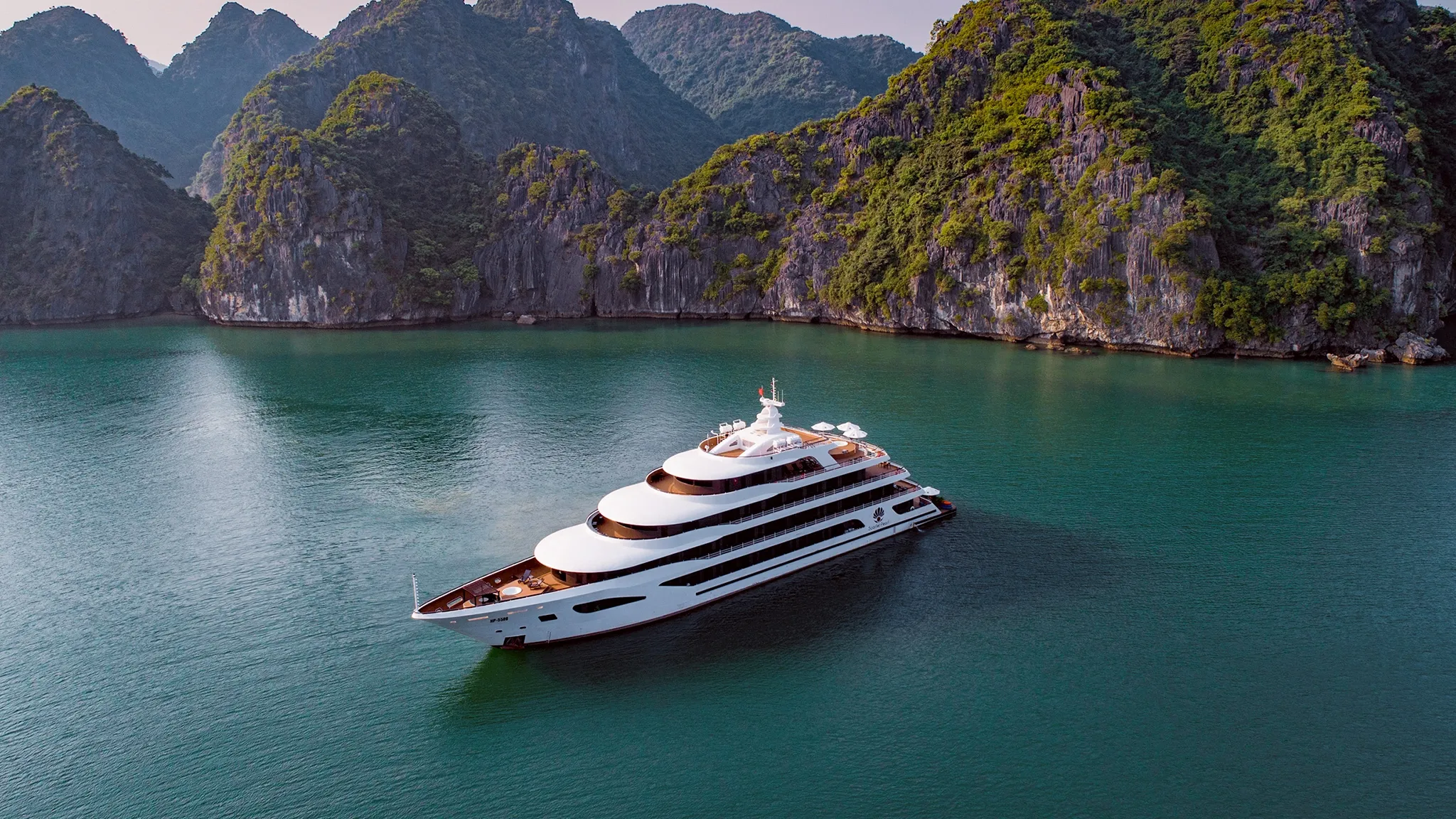 Scarlet Pearl Cruise Halong Bay