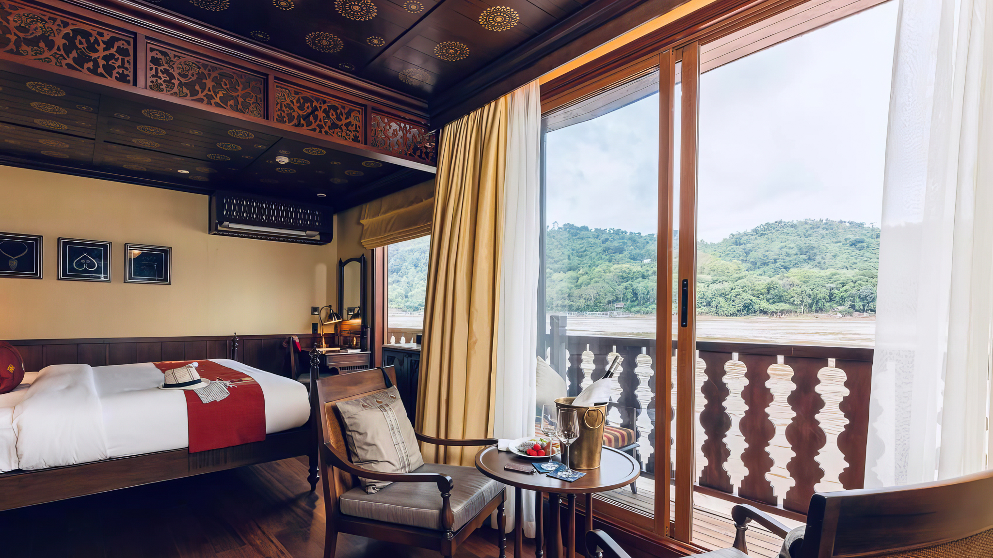 Luxurious Signature Suite