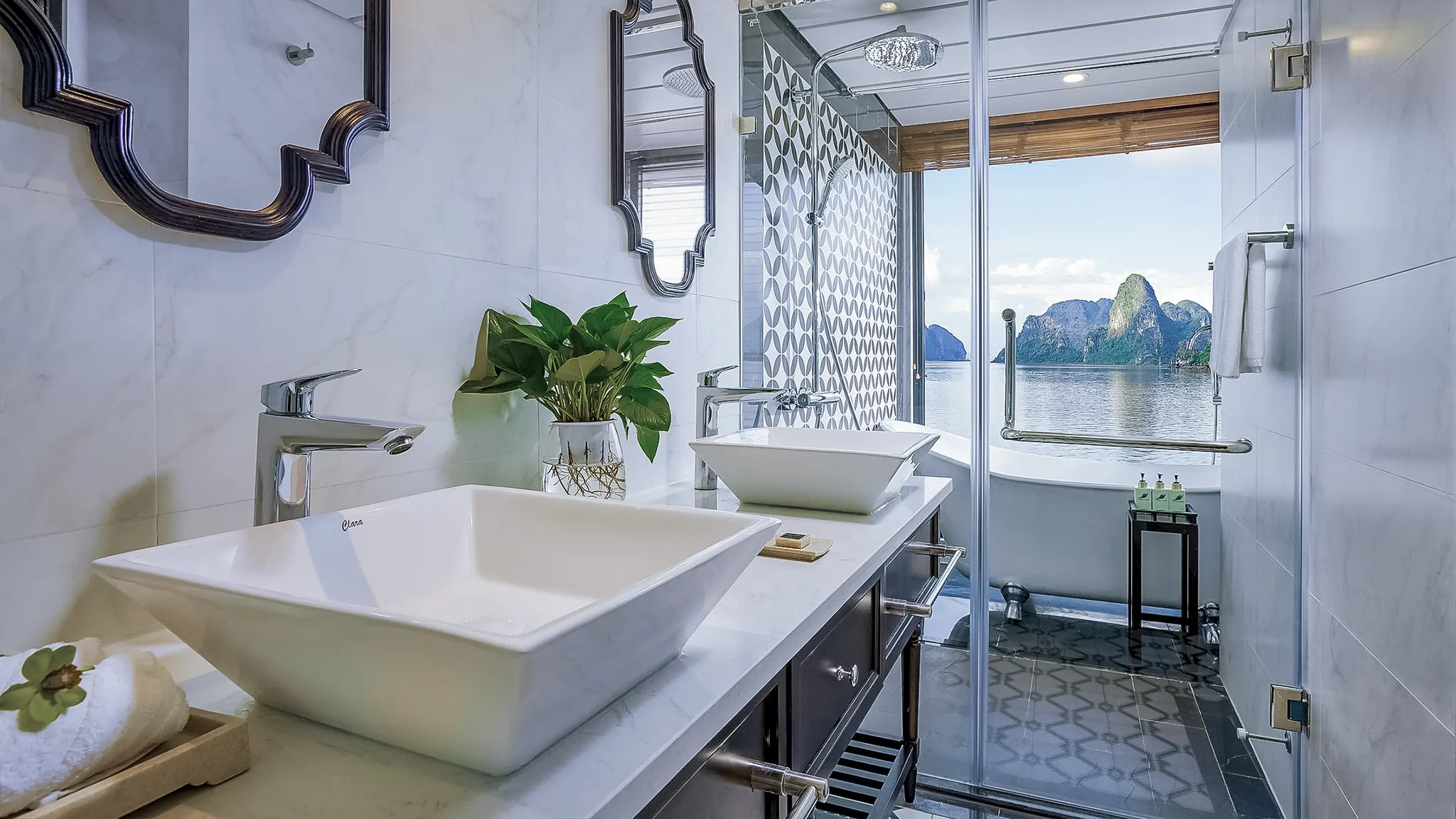 Exquisite bathrooms decor