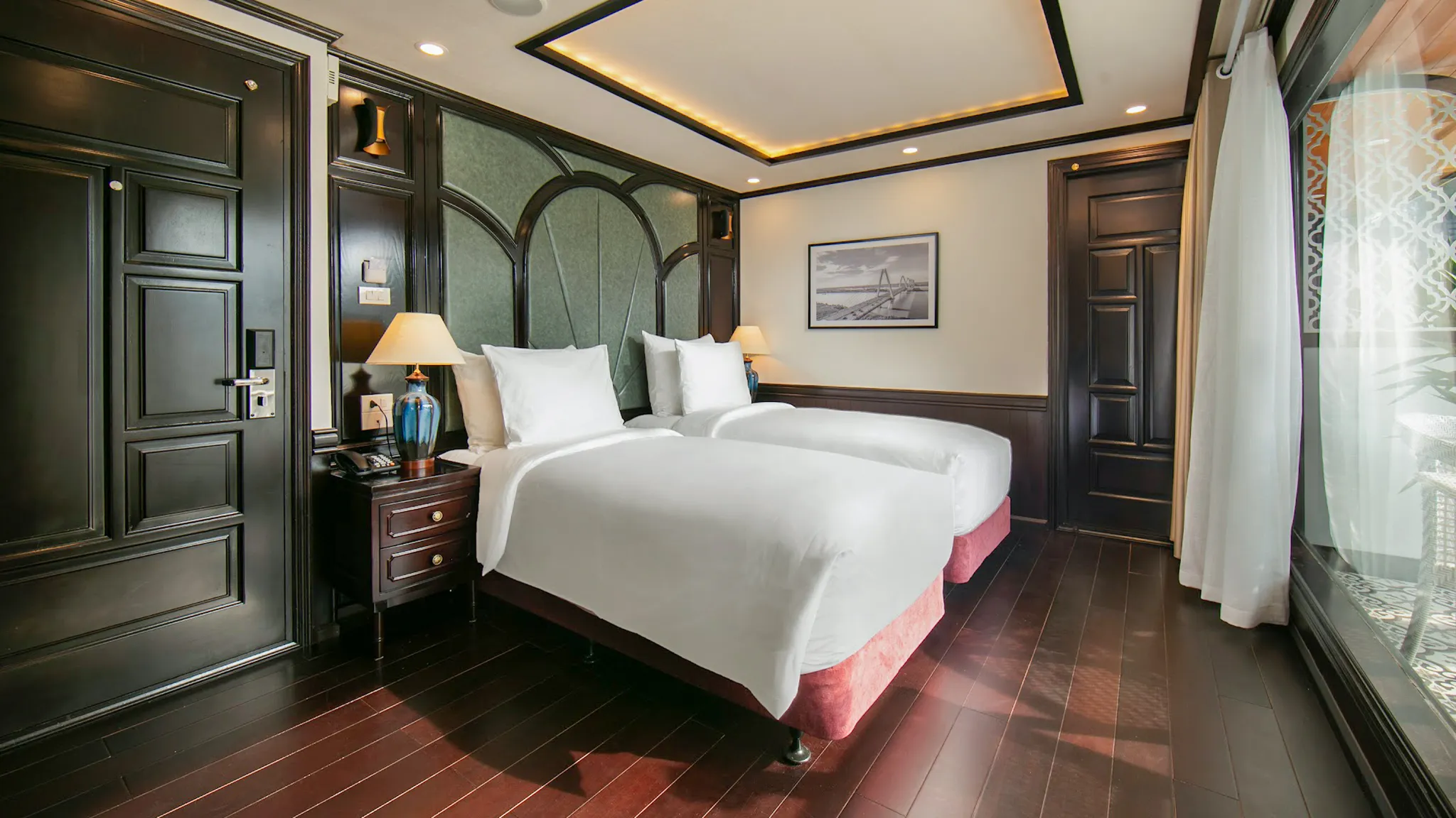 Spacious Cabin For Big Group