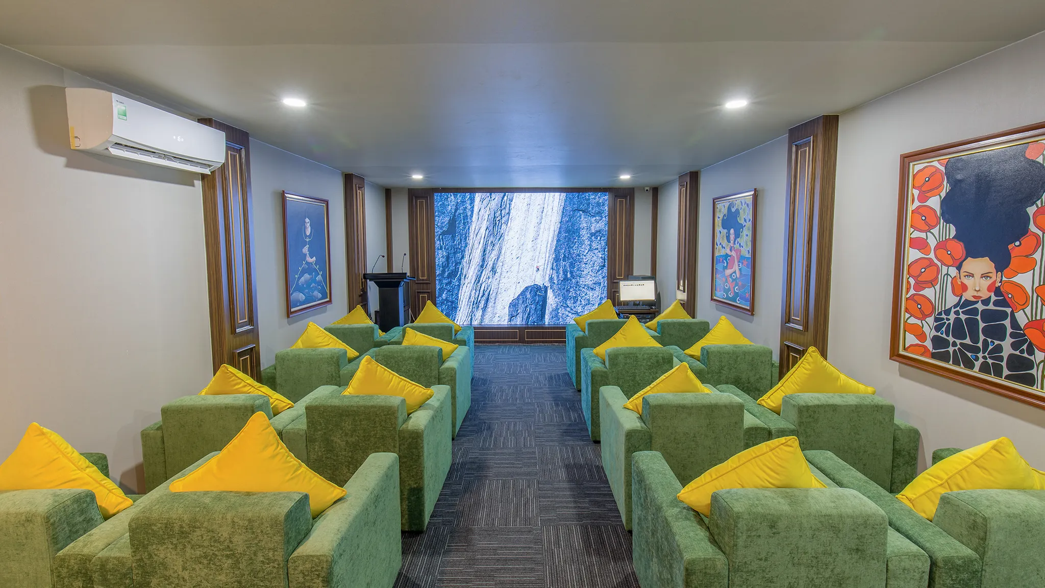 Comfort starry cinema