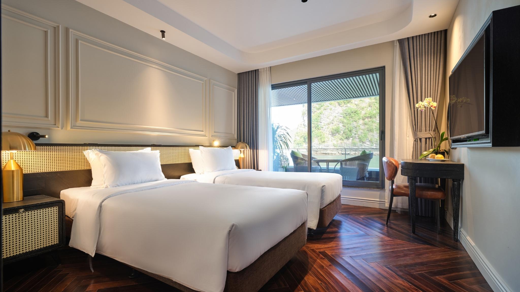 Comfy beds with Exquisite Decorations