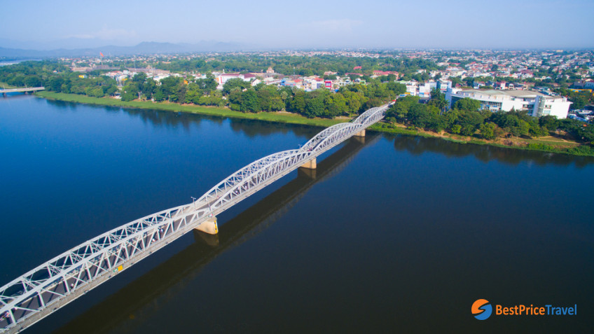 Truong Tien Bridge 