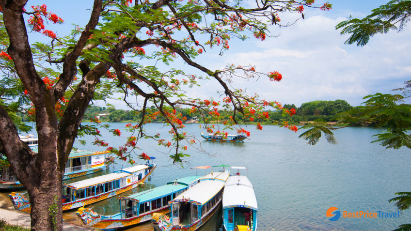 Boat tour in perfume river Hue