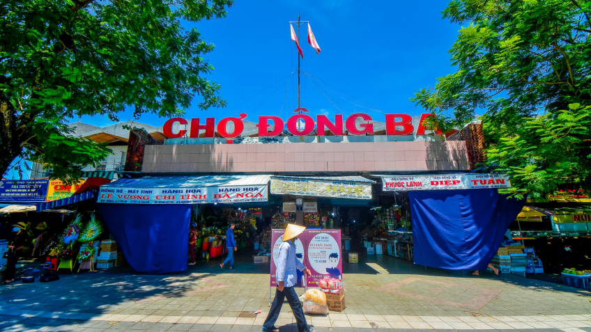 Dong Ba Market