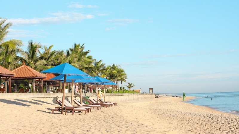 Thuan An beach