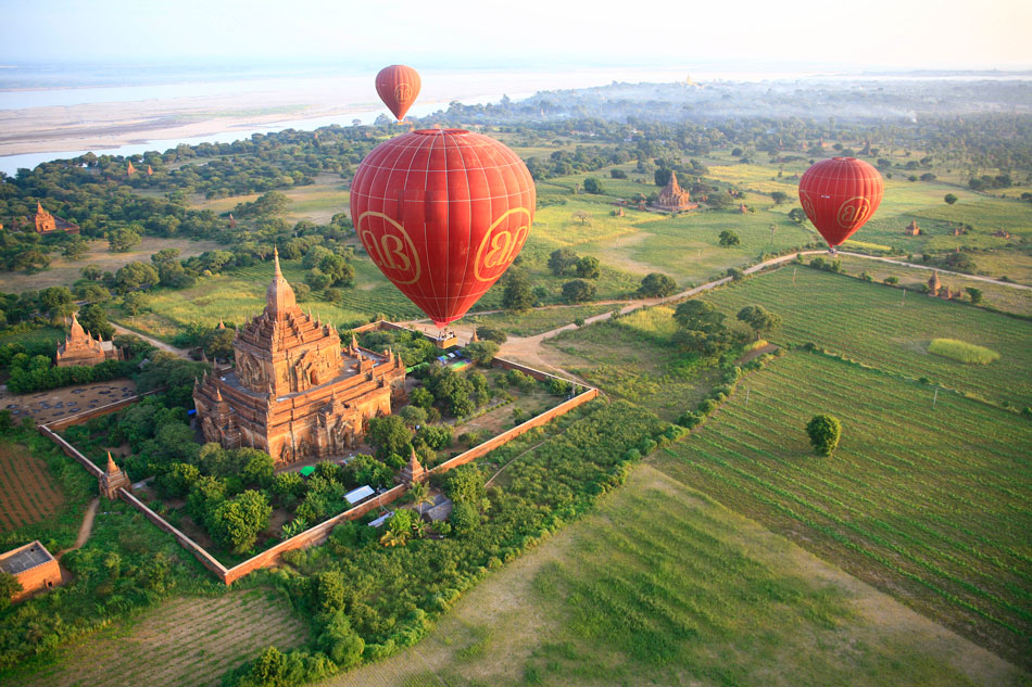 Balloons in Bagan