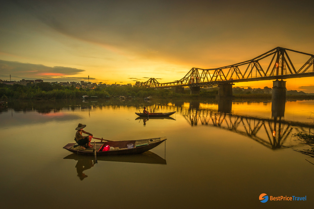 Dawn at Long Bien Bridge