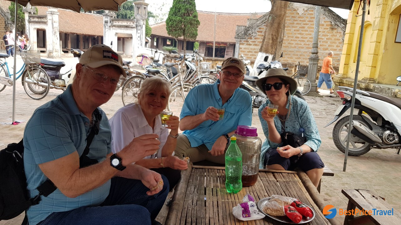 Duong Lam Ancient Village tour