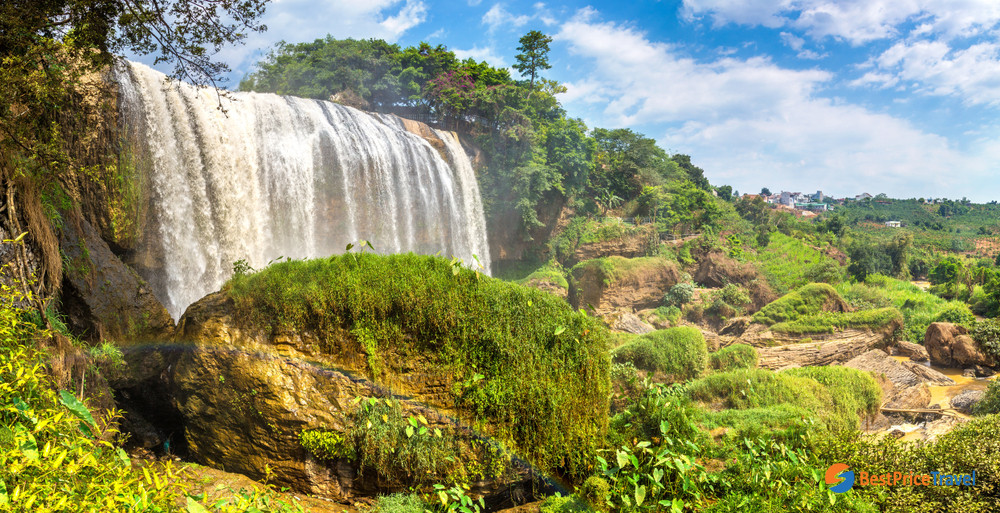 Overview Elephant Waterfall