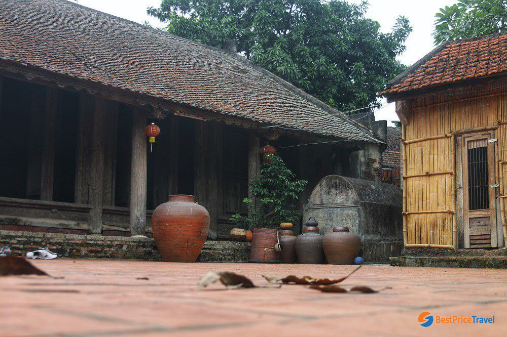 Ancient House in Ky Son Village