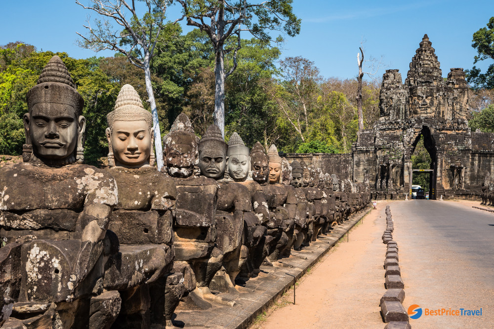 Bridge and road through the South Gate
