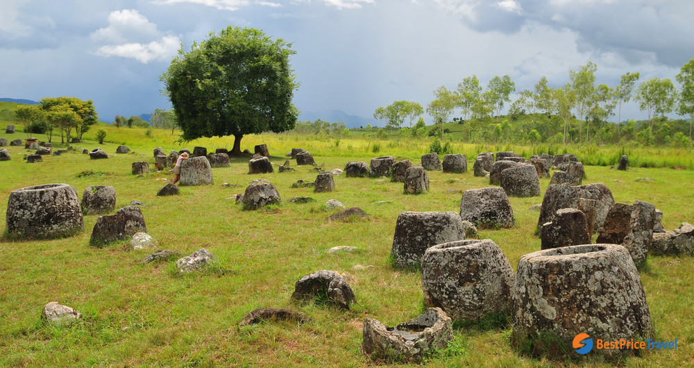 The stone jars scatter&nbsp;throughout the Xieng Khouang plain