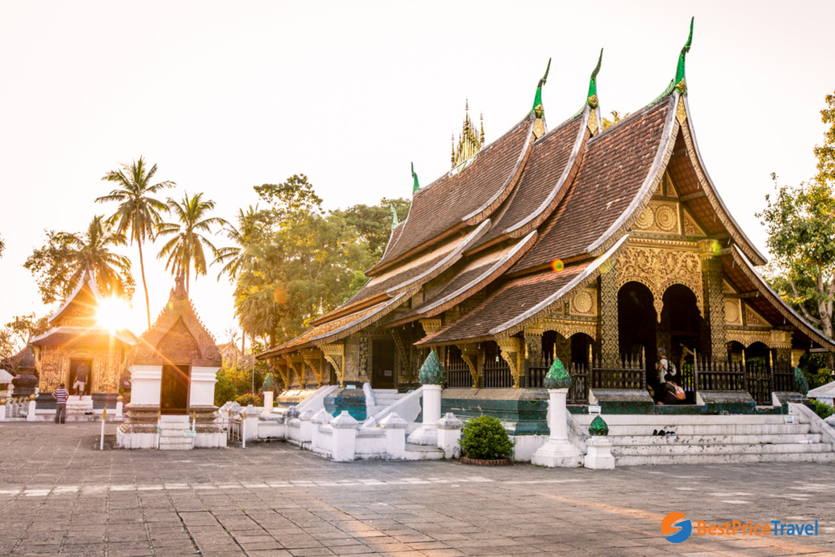 Stunning Buddhist architecture of Wat Xieng Thong