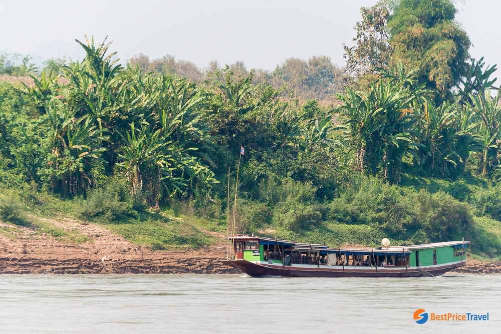 Slow boat to Pakbeng