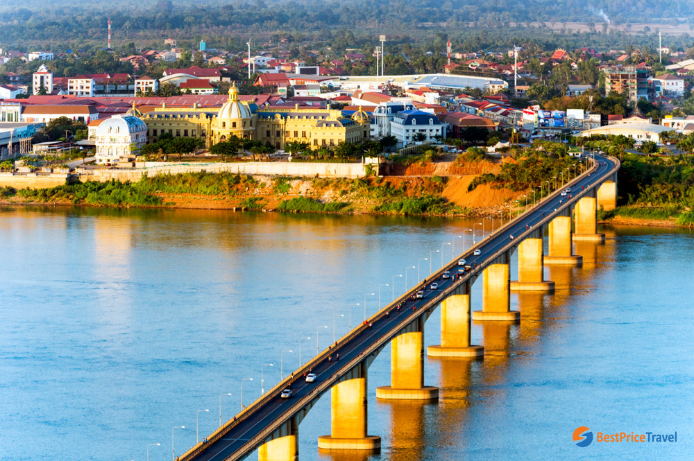The Lao - Japan Bridge links the city of Pakse to points south