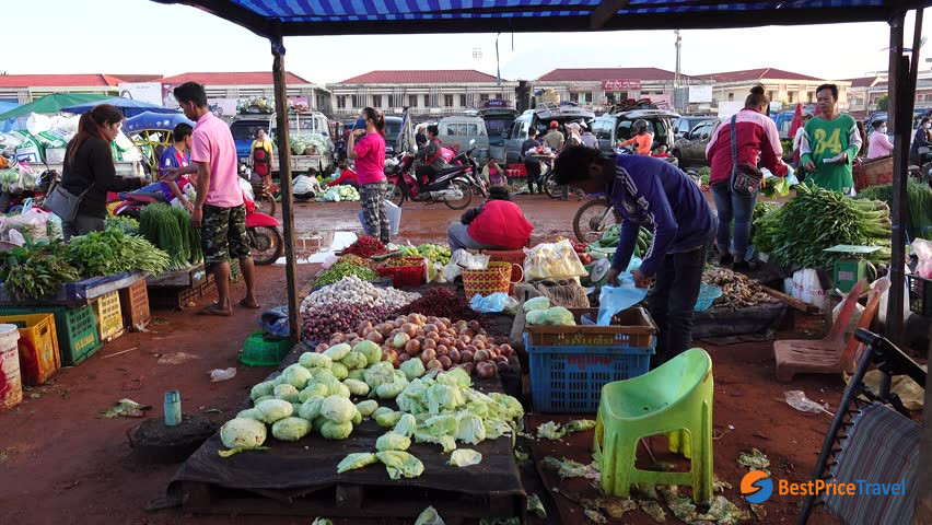 Dao Heuang morning market
