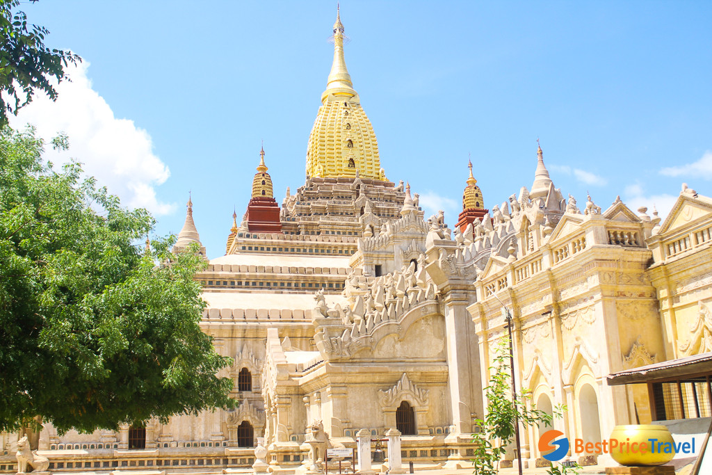 Ananda Pagoda in Bagan