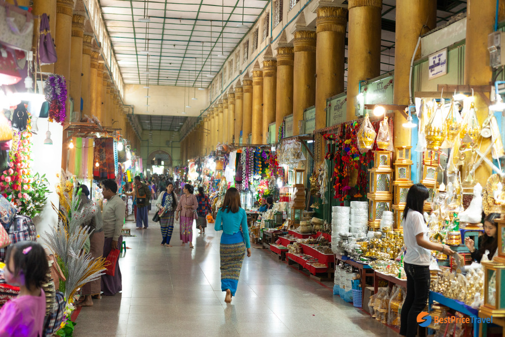 The Bazaar at Mahamuni Pagoda
