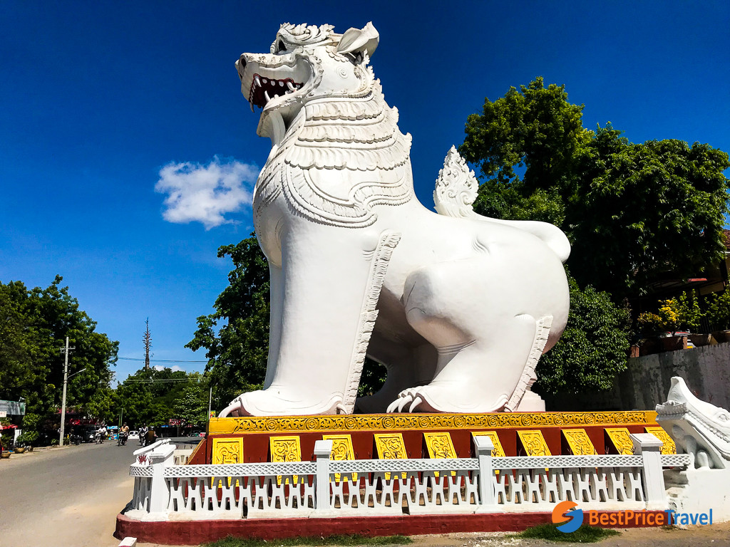 The giant Chinthes are guarding the gates