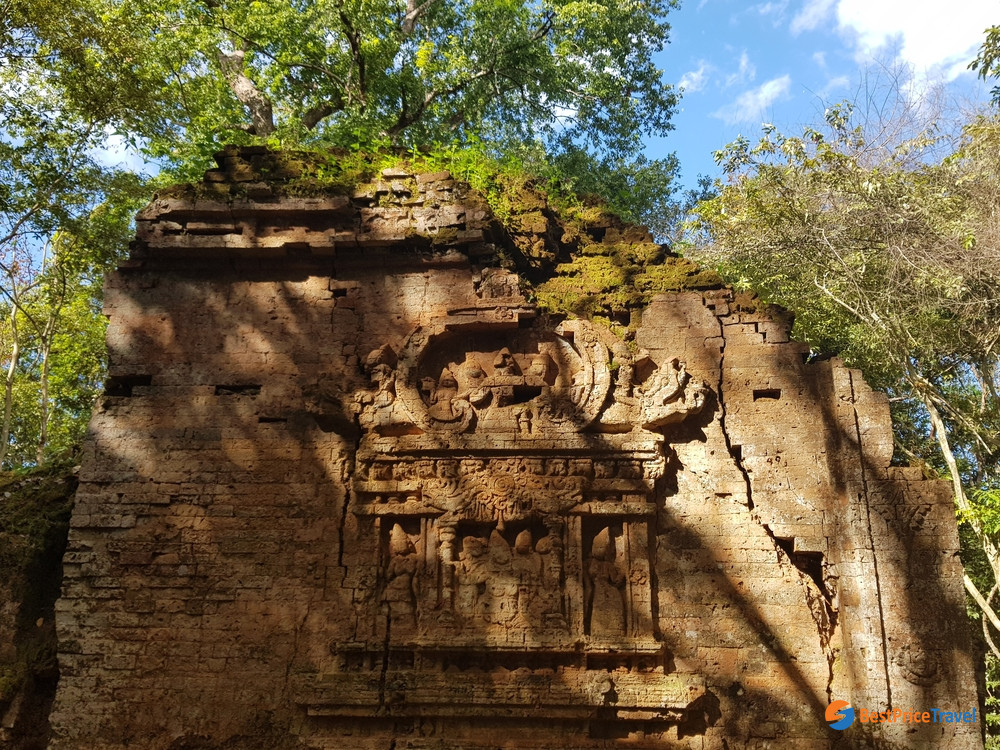 Carvings on the side of temple